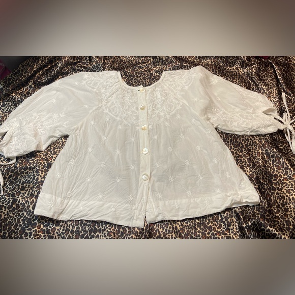 Hannah Artwear Cotton Floral Embroidered Top - Picture 11 of 15